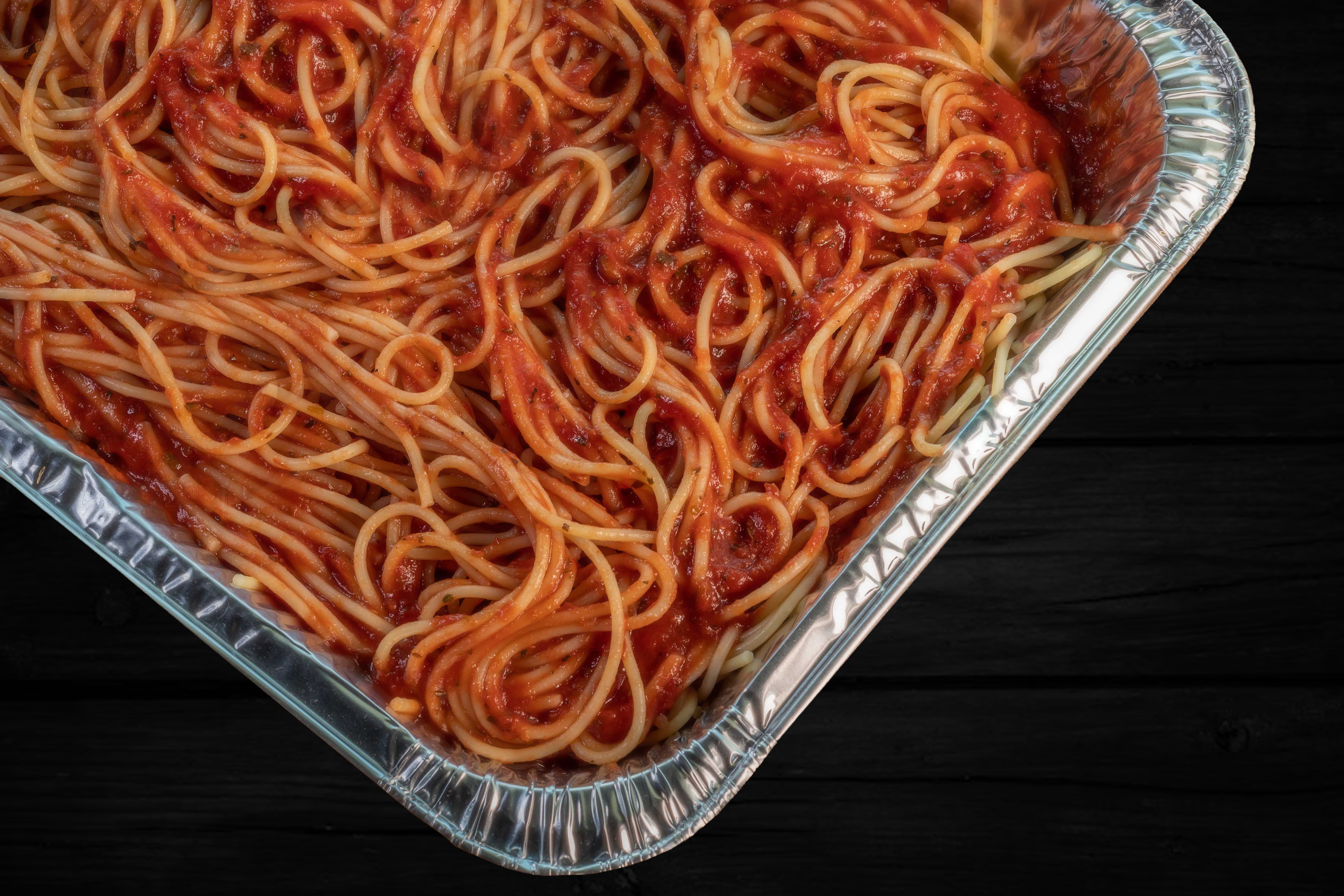 Charola de Spaghetti Pomodoro